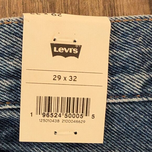 NWT Levis 501s Original Fit in Shout Wash - Picture 6 of 7